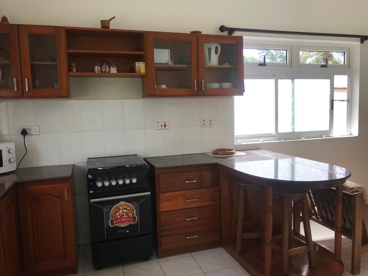 Royale Self Catering Apartments Анс-Руаяль Экстерьер фото