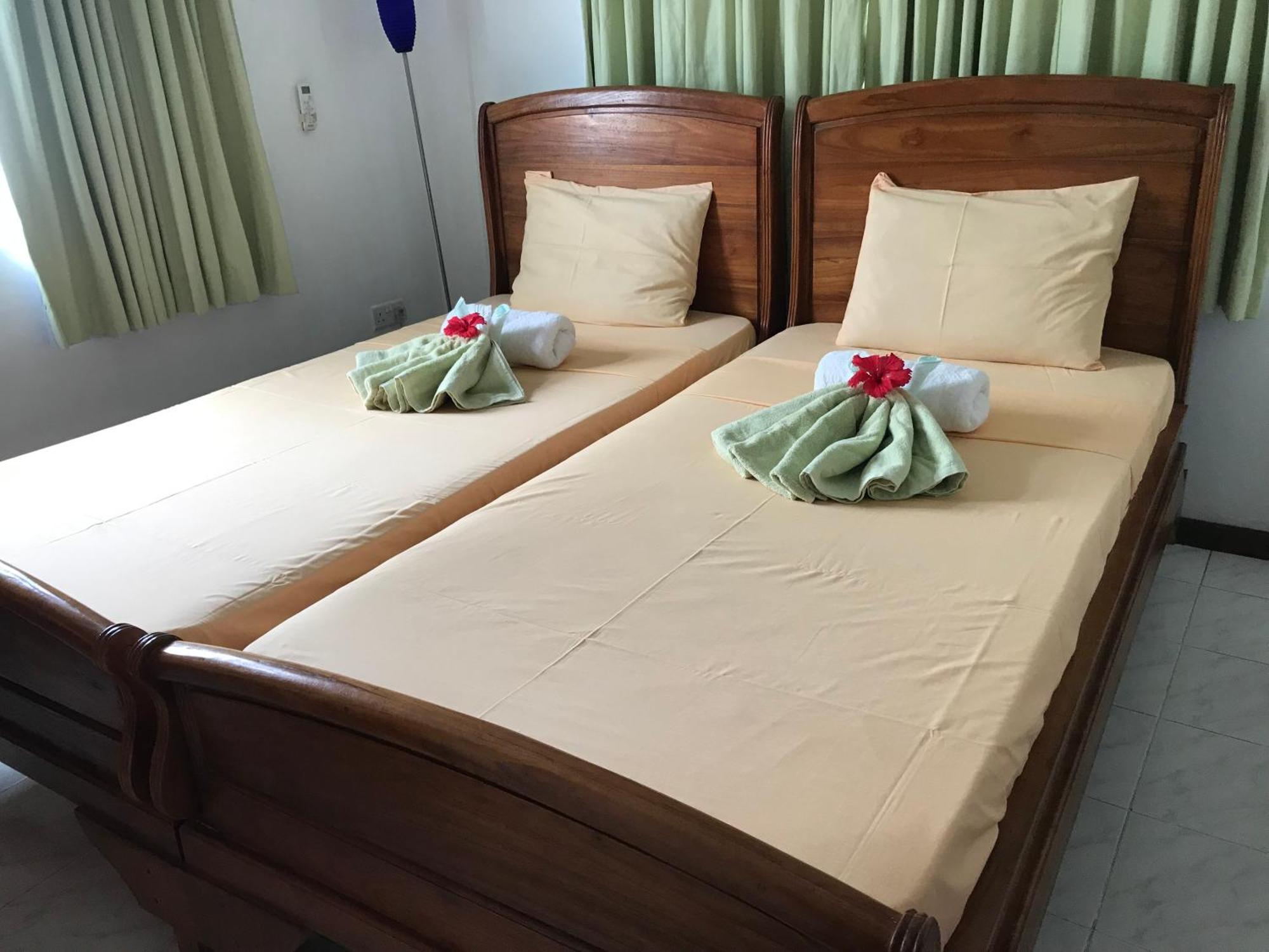 Royale Self Catering Apartments Анс-Руаяль Экстерьер фото